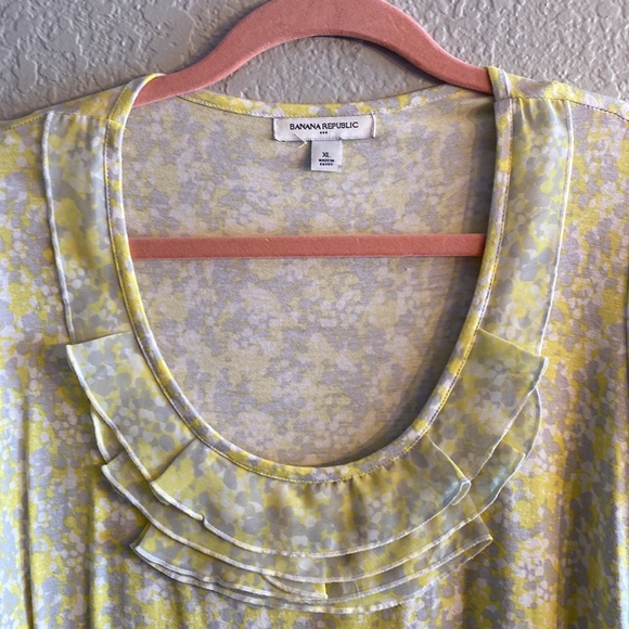 Banana Republic short sleeved blouse yellow, cream & gray Size XL - Picture 2 of 12